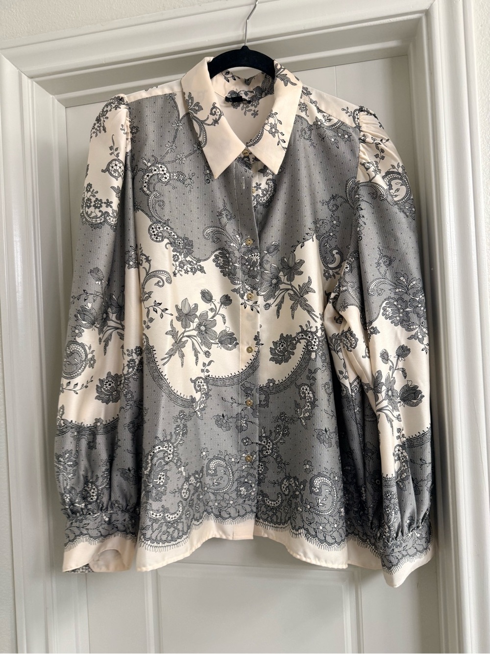 Ann Taylor NWOT Cream and Black Satin Button-Up Blouse // Sz XXL